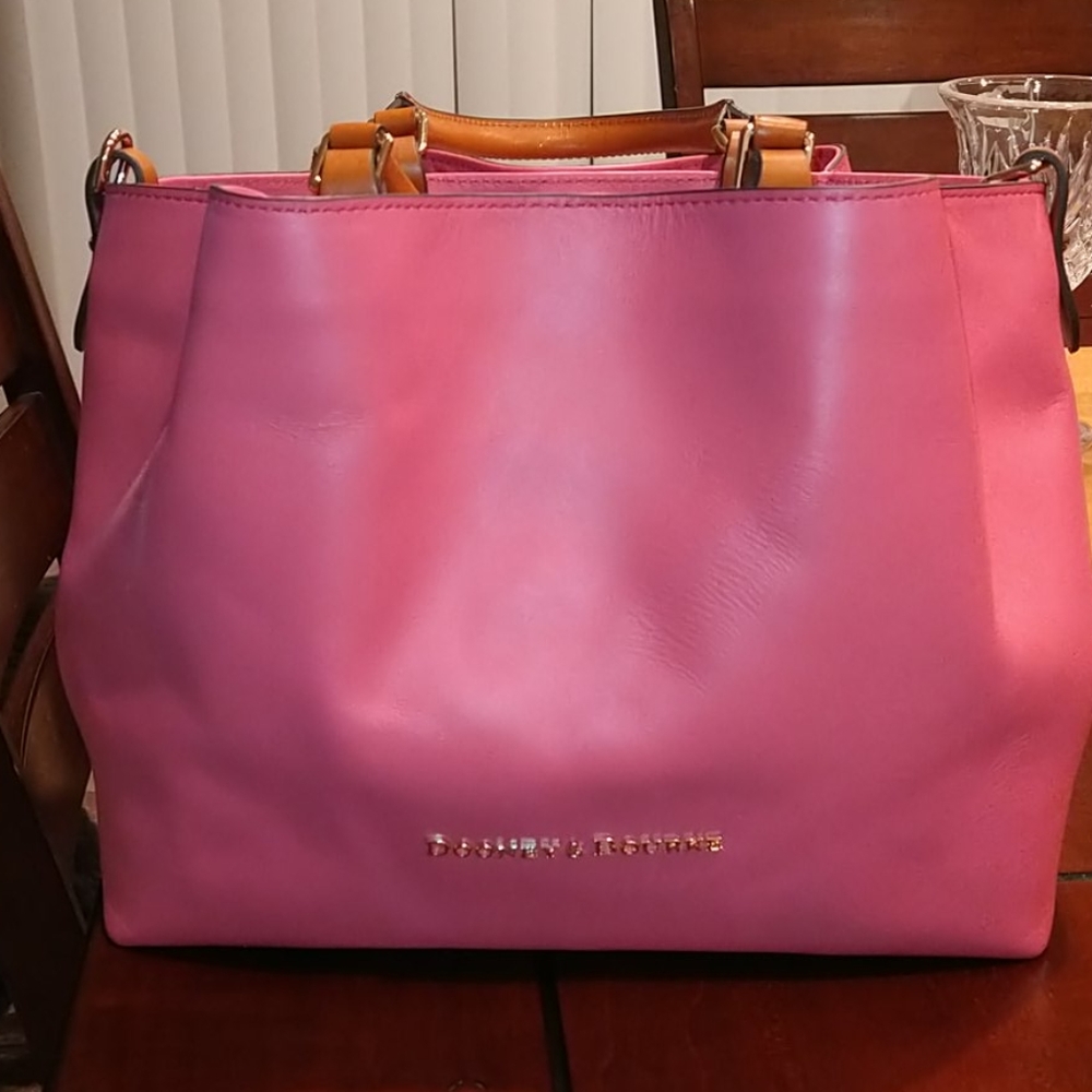 DOONEY AND BOURKE LARGE CITY BARLOW PURSE